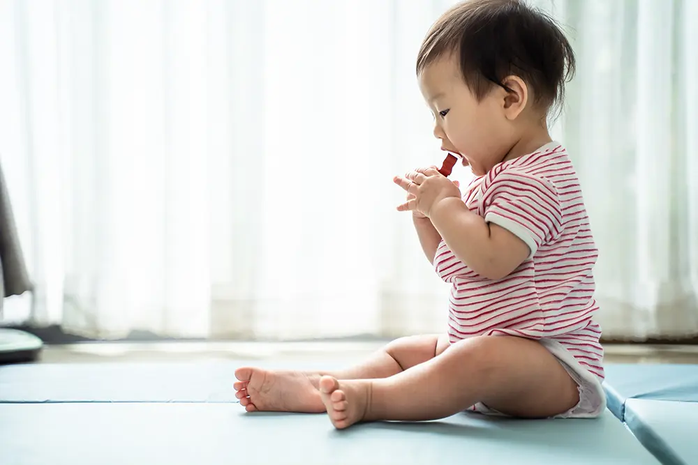 4 to 6 Months Baby Growing Strength and Social Smiles